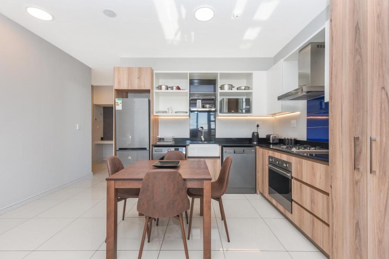 The Median Rosebank Luxury Apartment - Building With Generator Йоганнесбурґ Екстер'єр фото