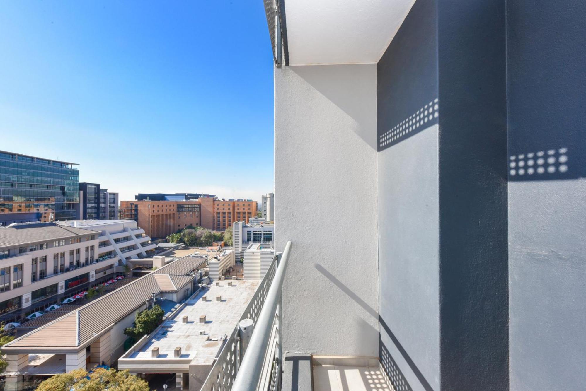 The Median Rosebank Luxury Apartment - Building With Generator Йоганнесбурґ Екстер'єр фото